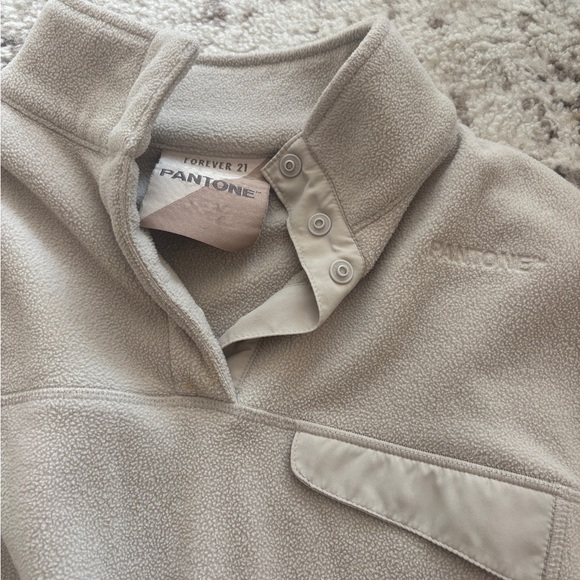 Forever 21 x Pantone Cropped Beige Fleece Pullover - Picture 1 of 2